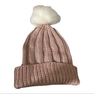BCBGENERATION chunky knit pom Pom pink beanie in a gift box. New with tag
